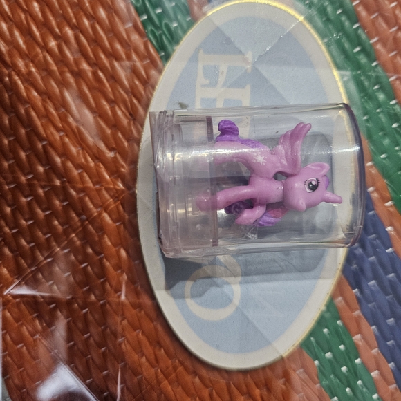 Mini Brands - Picture 5 of 7